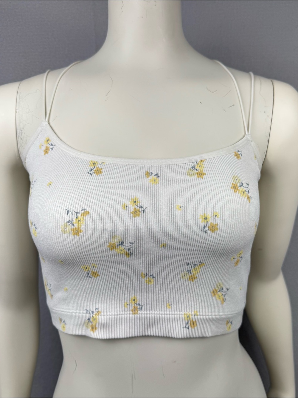Gilly Hicks PACSUN Women's White Floral Ribbed Cami Crop Top size Medium - Picture 1 of 3